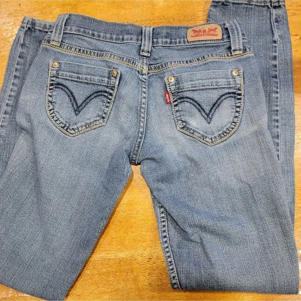 Juniors Levi Medium Wash Skinny Jeans Size 1 - Picture 8 of 11